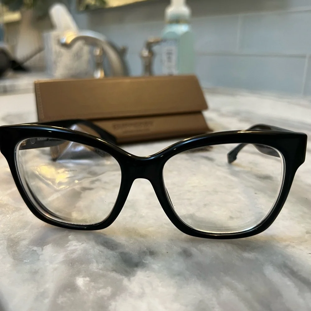 Burberry Sylvie black eyeglass frames non rx lenses, case, wipe included - Picture 2 of 14